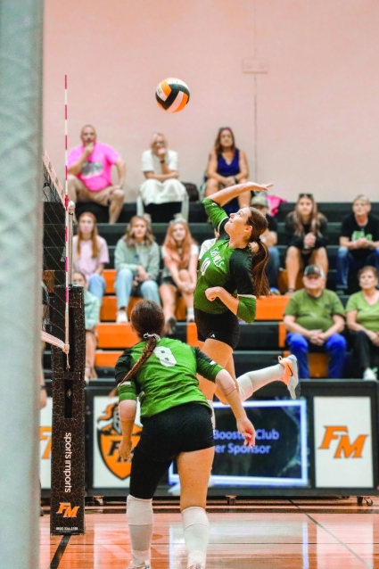 East Mills’ Ava Grindle pounded down 26 kills in the Lewis Central tournament. (Joel Stevens/ The Red Oak Express)