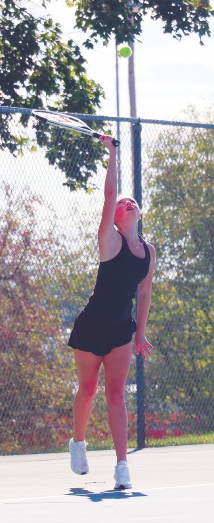 Red Oak’s Ella Blackman serves in the Tigers’ 6-3 dual win over Southwest Valley. (Joel Stevens/ The Red Oak Express)