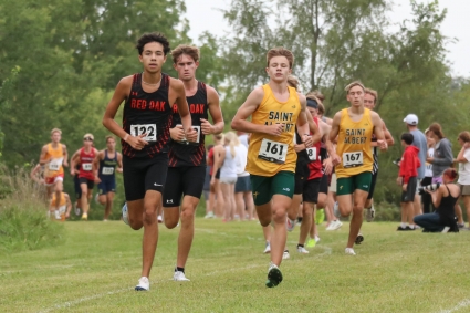 Red Oak’s Emmanuel Grass was second and teammate Hayden Hietbrink was fourth in the boys race at the Glenwood Invitational Saturday at Glenwood Lake Park. (Joel Stevens/ The Red Oak Express)