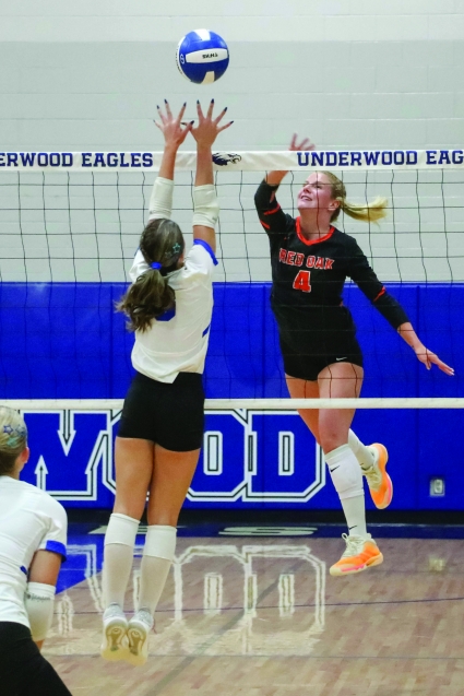 Keely Jones led Red Oak with 24 kills in Thursday’s victory over Tri-Center. (Joel Stevens/ The Red Oak Express)